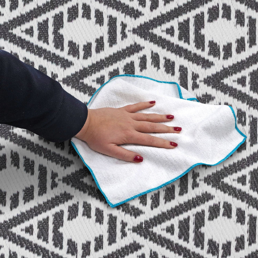 Lightweight Reversible Mono Small Geometric Pattern Outdoor Rug