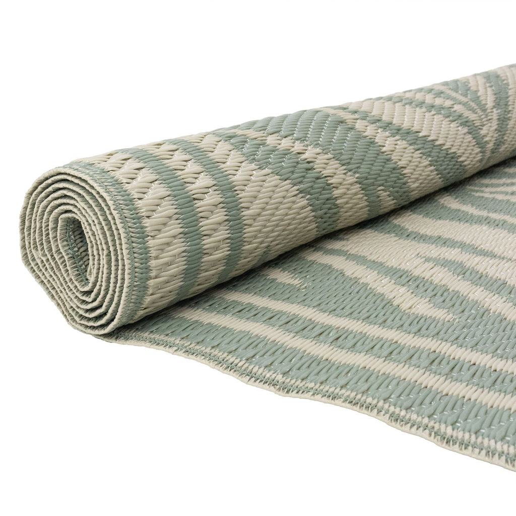 Lightweight Reversible Large Green Leaf Pattern Outdoor Rug