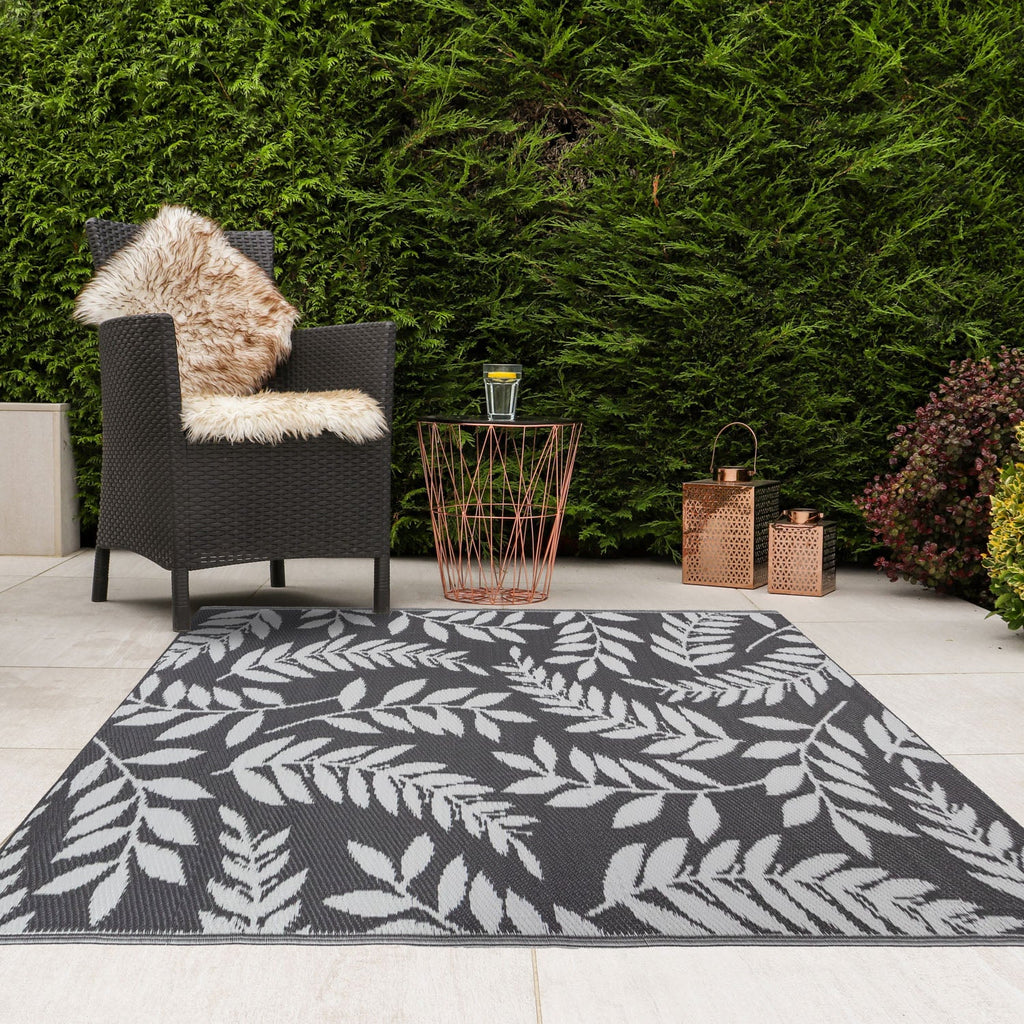 Lightweight Reversible Small Grey Leaf Pattern Outdoor Rug
