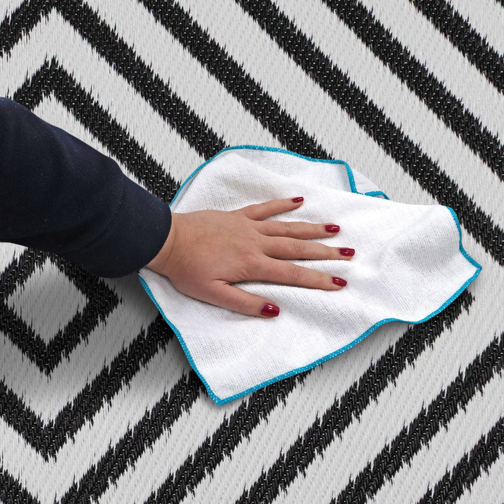 Lightweight Reversible Black White Tiles Pattern Outdoor Rug