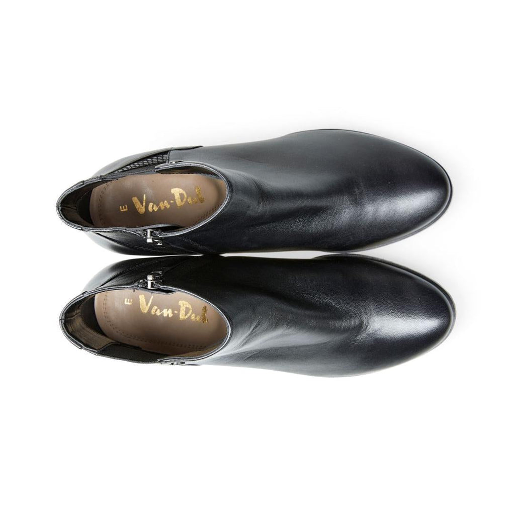 3179 1001 Van Dal Swanton Black Leather - Beales department store