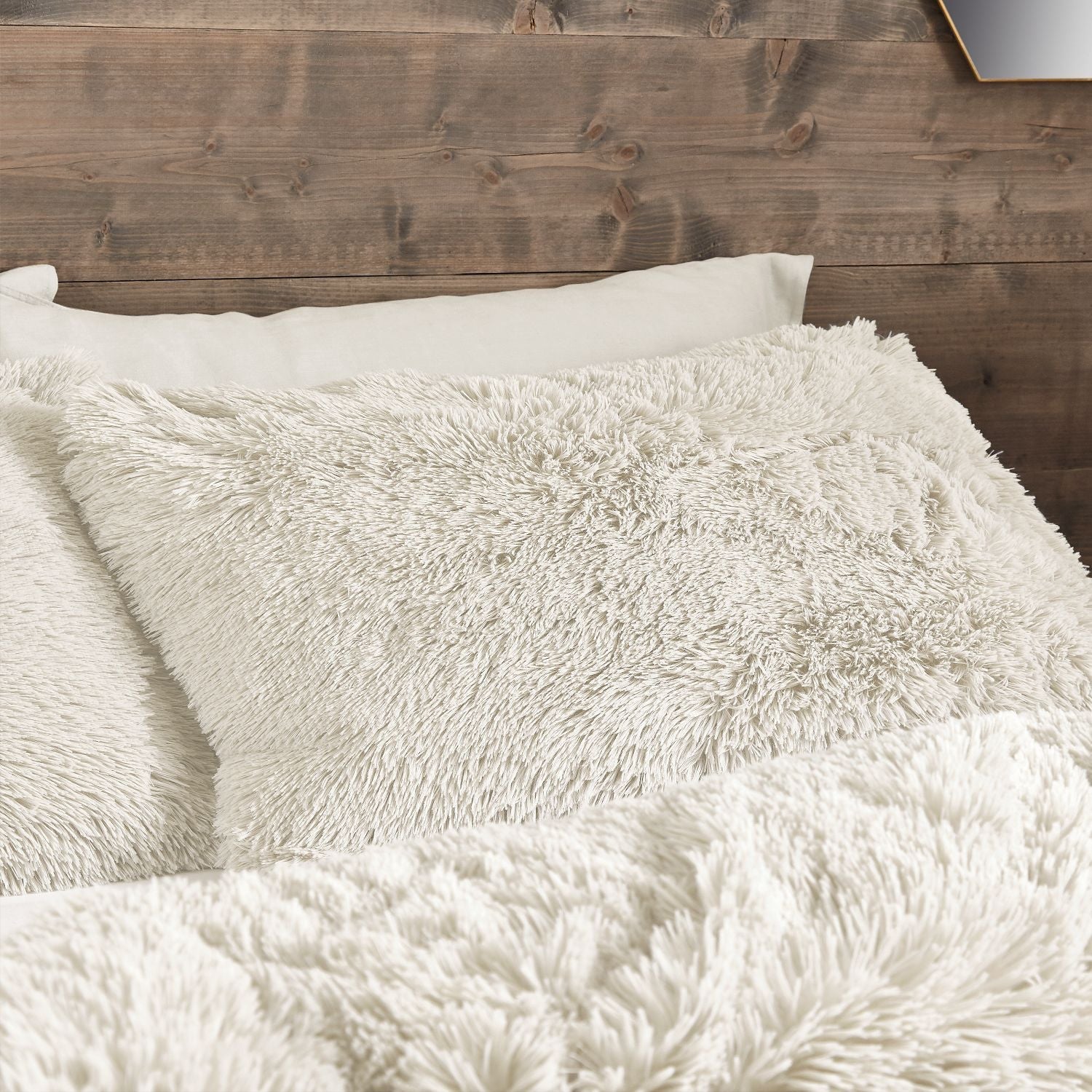 Catherine Lansfield Cuddly Deep Pile Cream Faux Fur Duvet Set