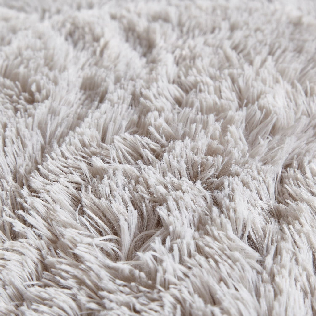 Catherine Lansfield Cuddly Deep Pile Silver Faux Fur Duvet Set