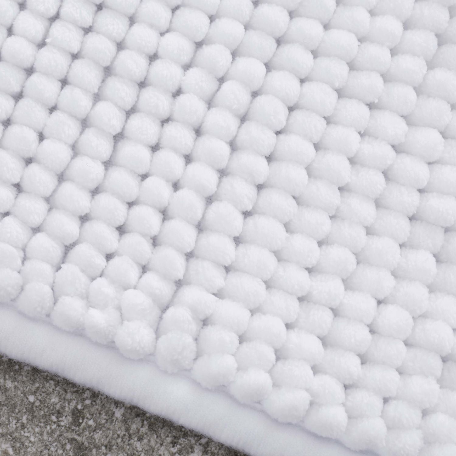 Catherine Lansfield Bobble White Bath Mat