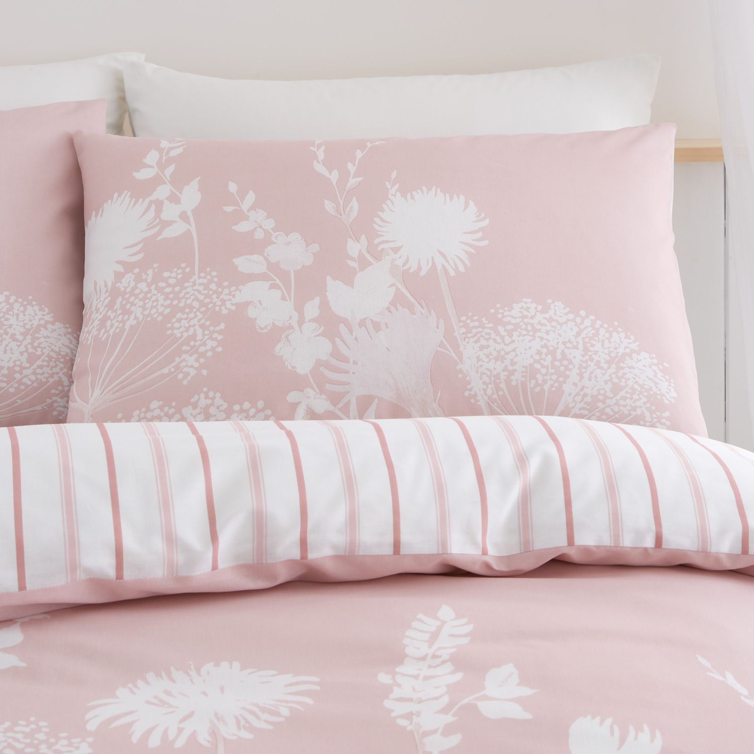 Catherine Lansfield Meadowsweet Blush Pink Floral Duvet Set