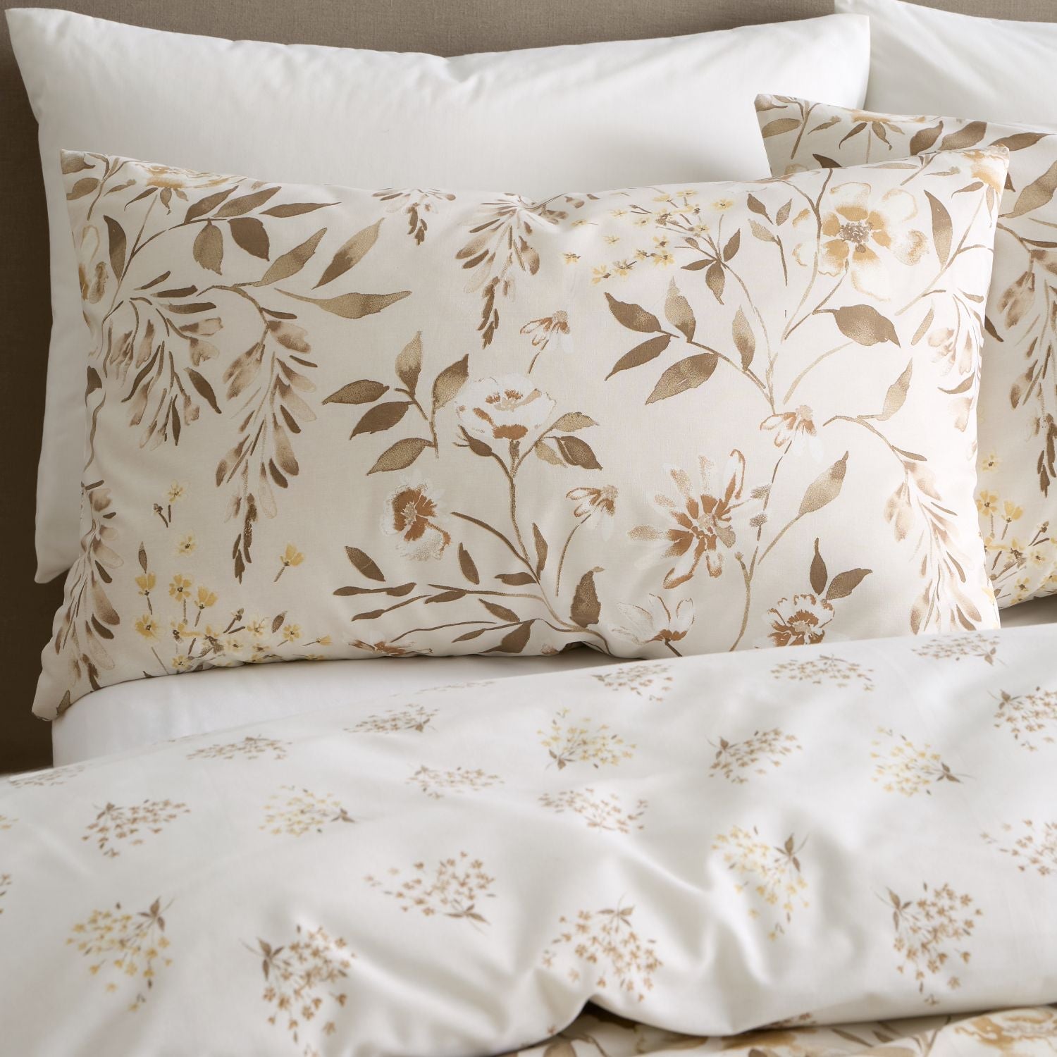 Catherine Lansfield Isadora Natural Floral Reversible Duvet Set