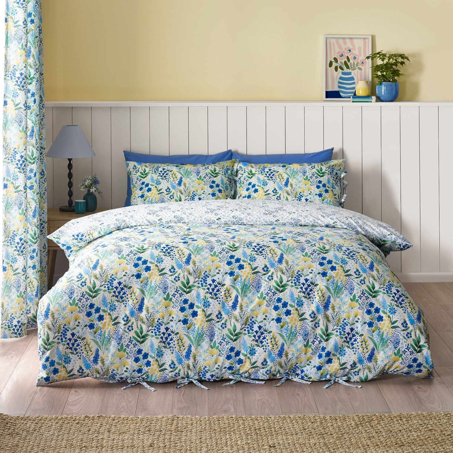 Catherine Lansfield Tilly Blue Floral Reversible Duvet Set