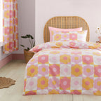 Catherine Lansfield Pink Retro Daisy Reversible Duvet Set
