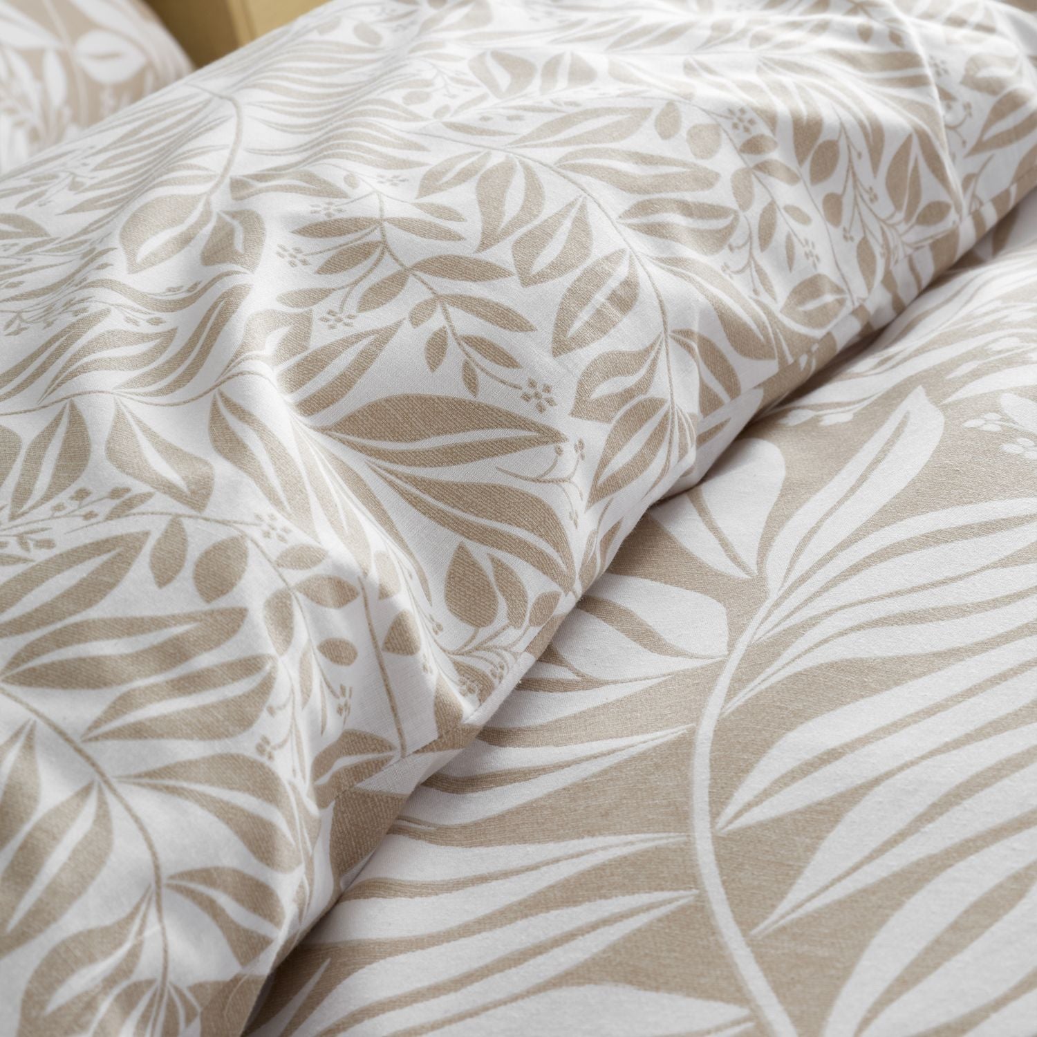 Catherine Lansfield Sorrel Leaf Natural Reversible Duvet Set