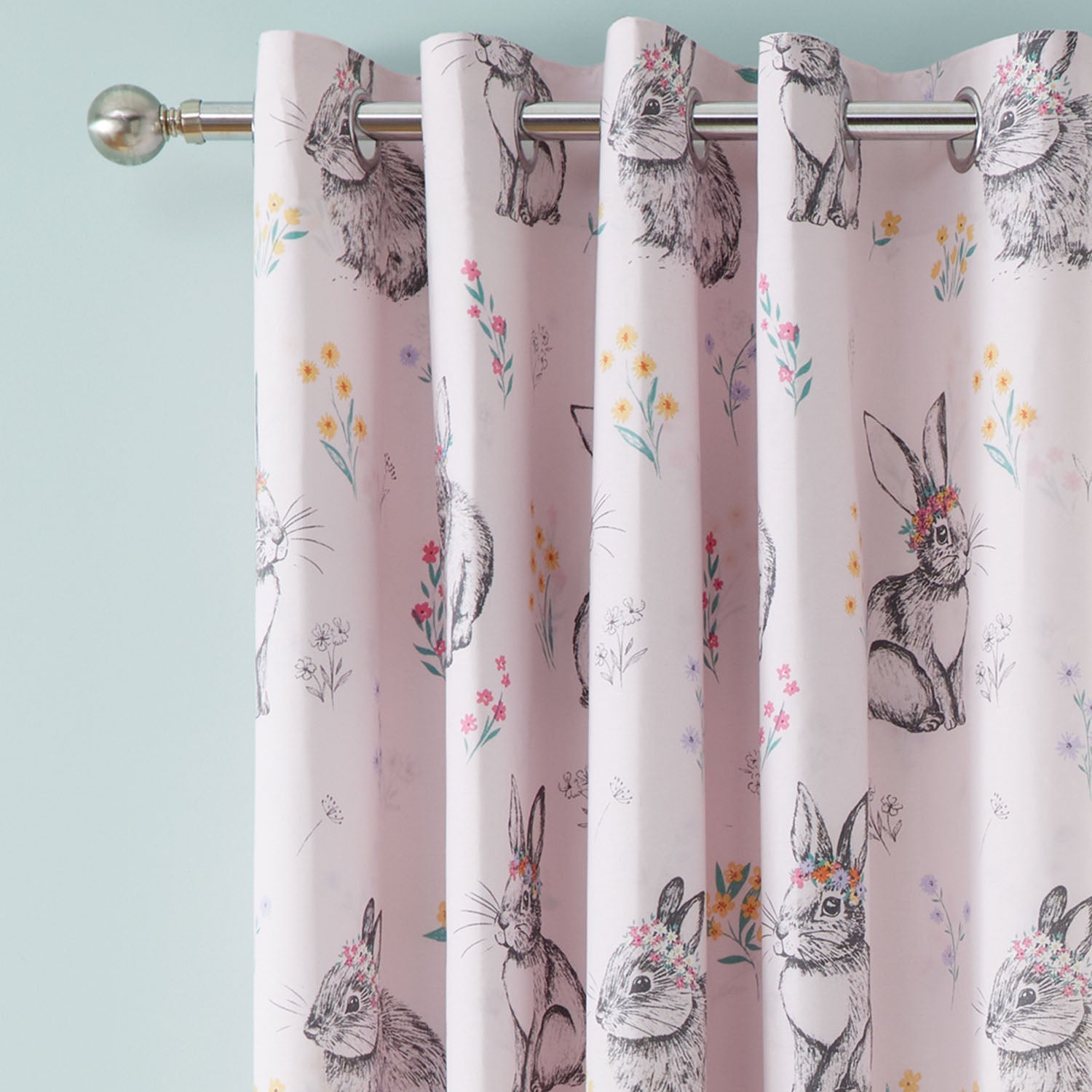 Catherine Lansfield Bunny Tails Ditsy Flowers Reversible Eyelet Curtains