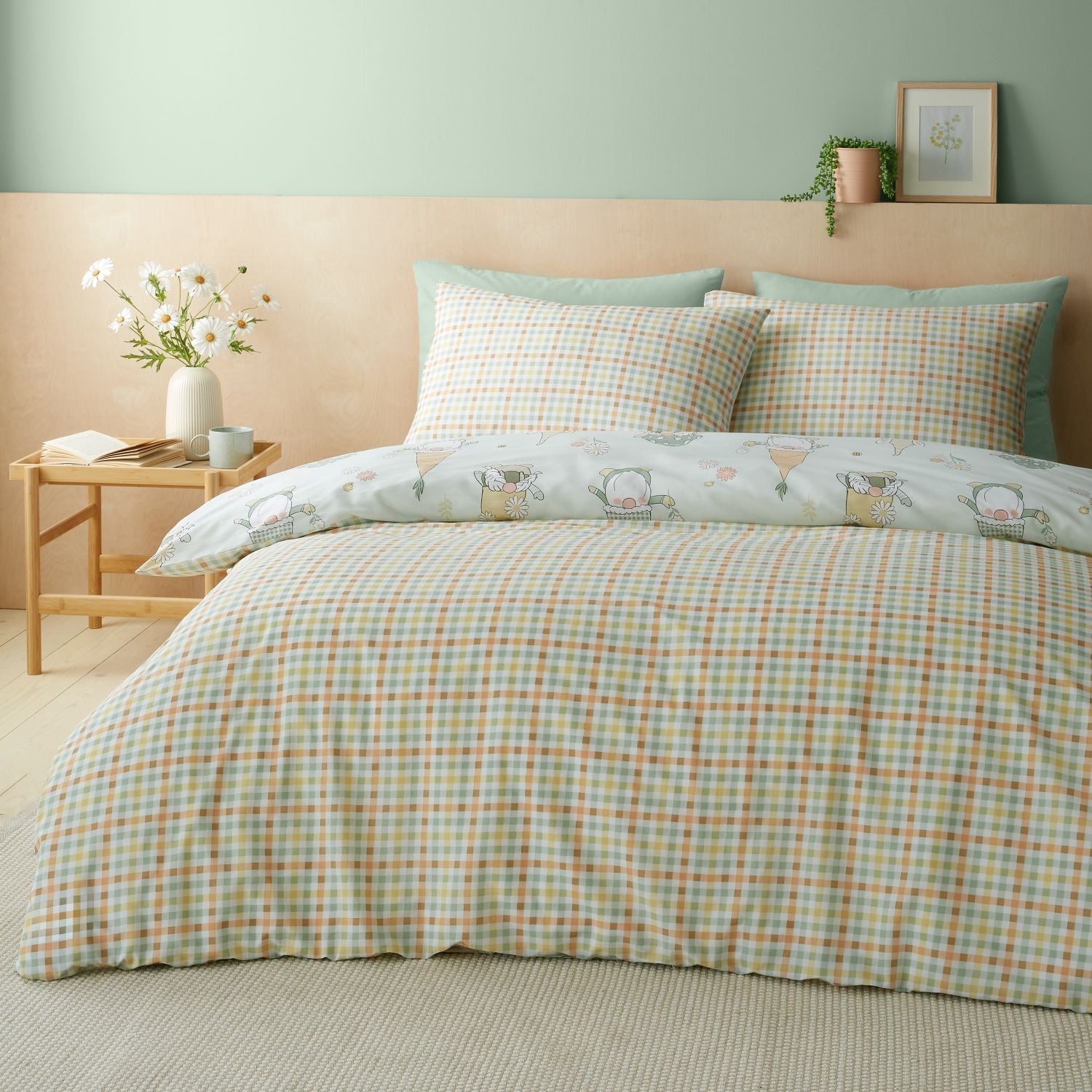 Catherine Lansfield Spring Gonks Mint Green Reversible Duvet Set