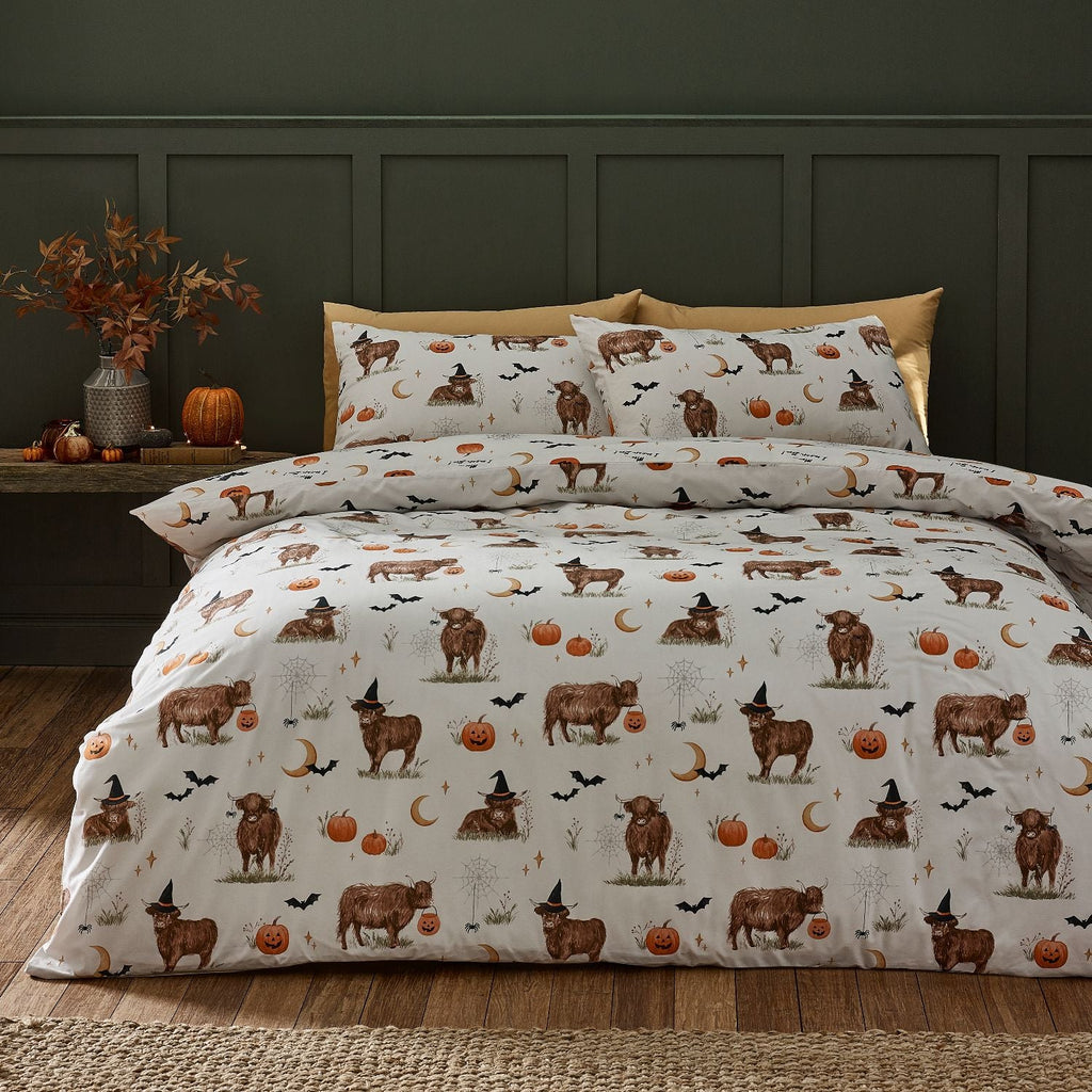 Catherine Lansfield Halloween Highland Cow Reversible Duvet Set