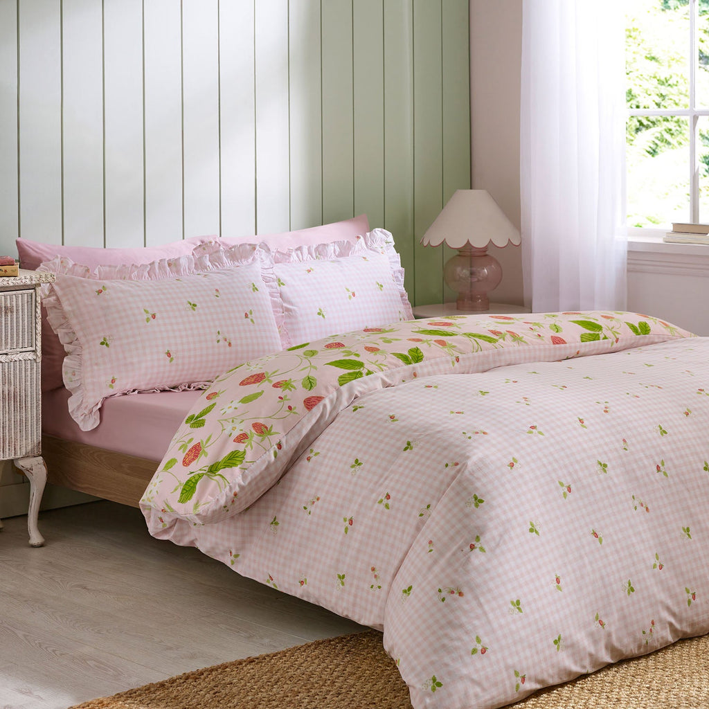 Catherine Lansfield Strawberry Frills Pink Gingham Reversible Duvet Set