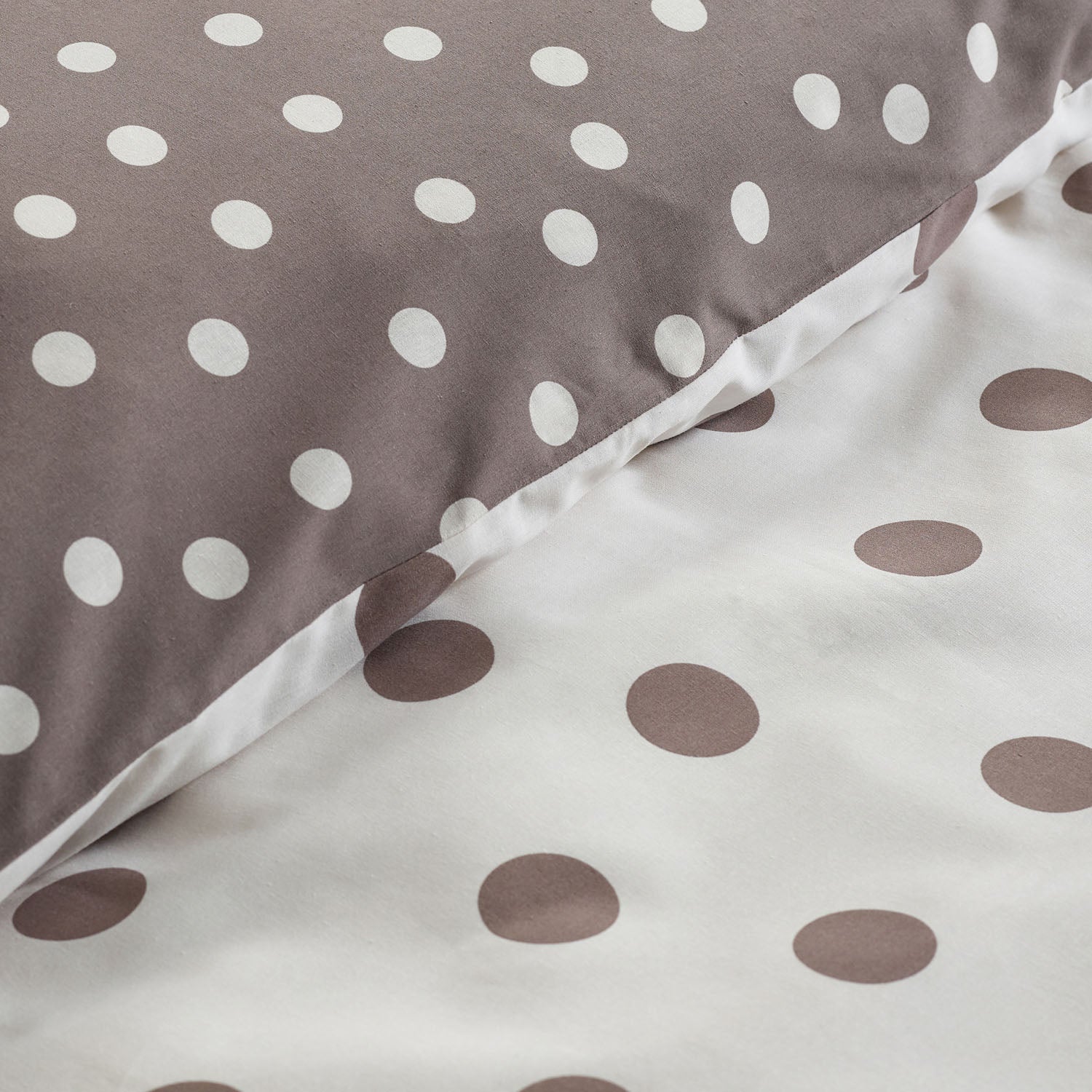 Catherine Lansfield Polka Dot Chocolate Reversible Duvet Set