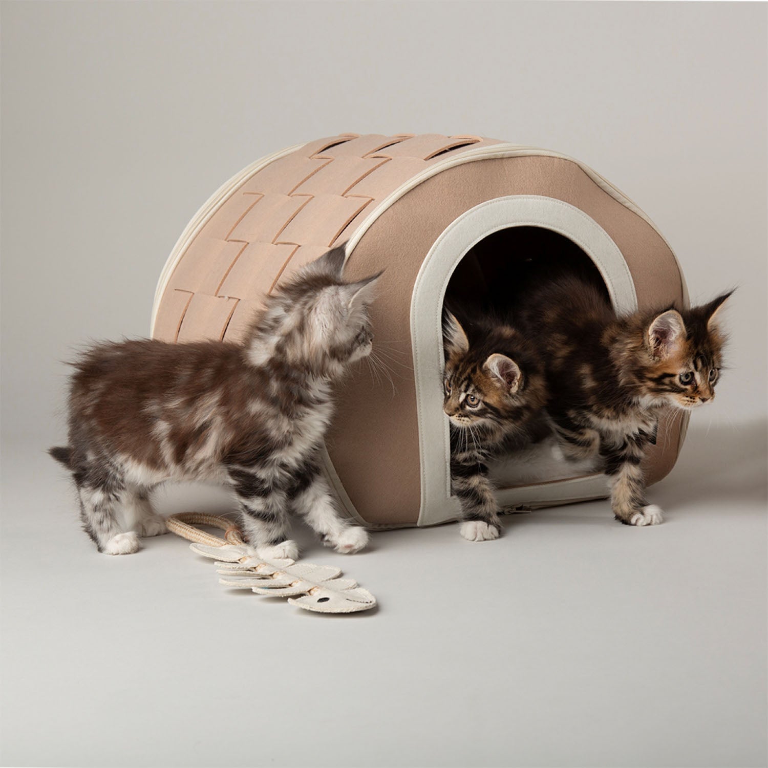 Scruffs Stockholm Tan Felt Cave Cat Bed