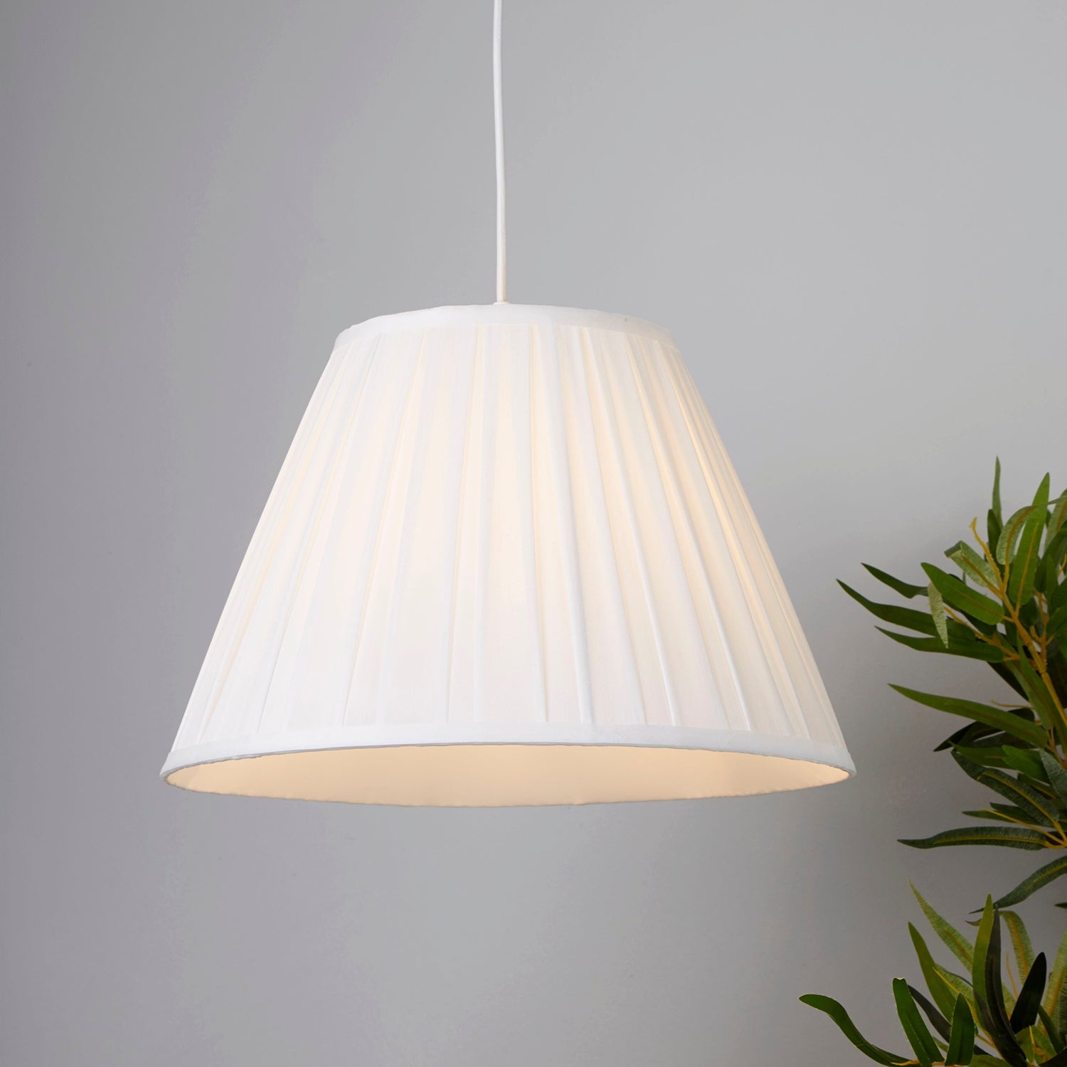 Twilight Tapered White Box Pleat Light Shade