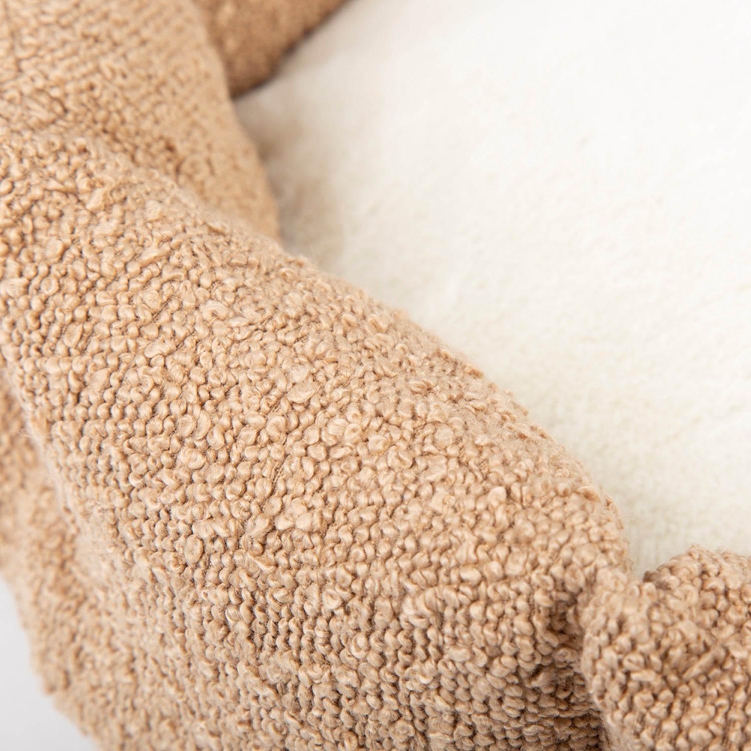 Scruffs Boucle Desert Tan Cat Bed