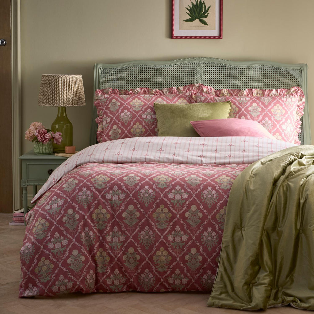 Aurelia Pink Ruffle Edge Reversible Cotton Duvet Set