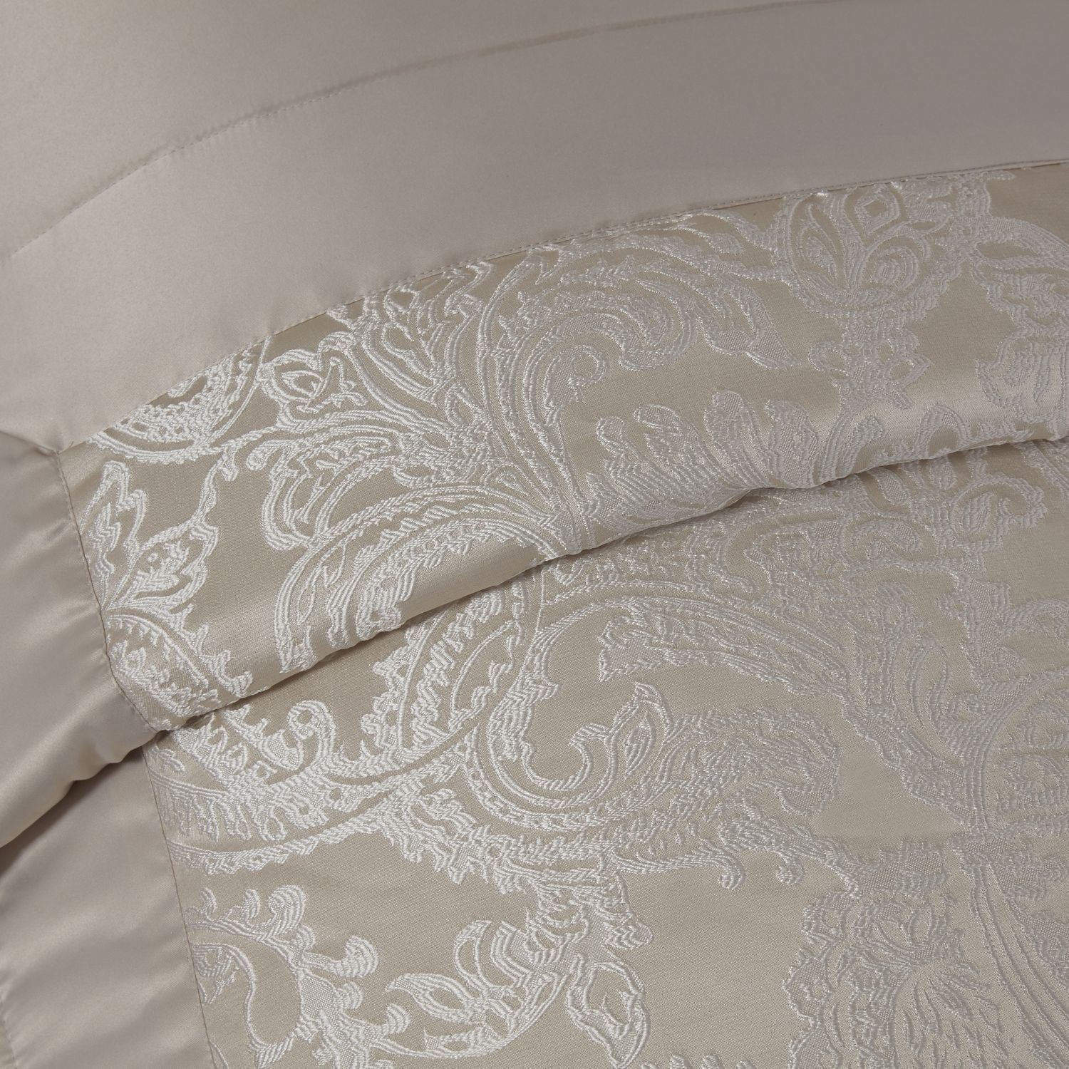 Duchess Cream Embellished Jacquard Quilted Bedspread Set