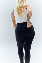 The Miracle Skinny Jean in Black