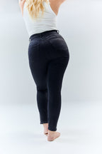 The Miracle Skinny Jean in Black