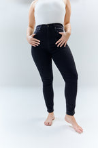 The Miracle Skinny Jean in Black