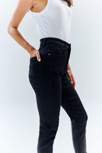 The Miracle Skinny Jean in Black