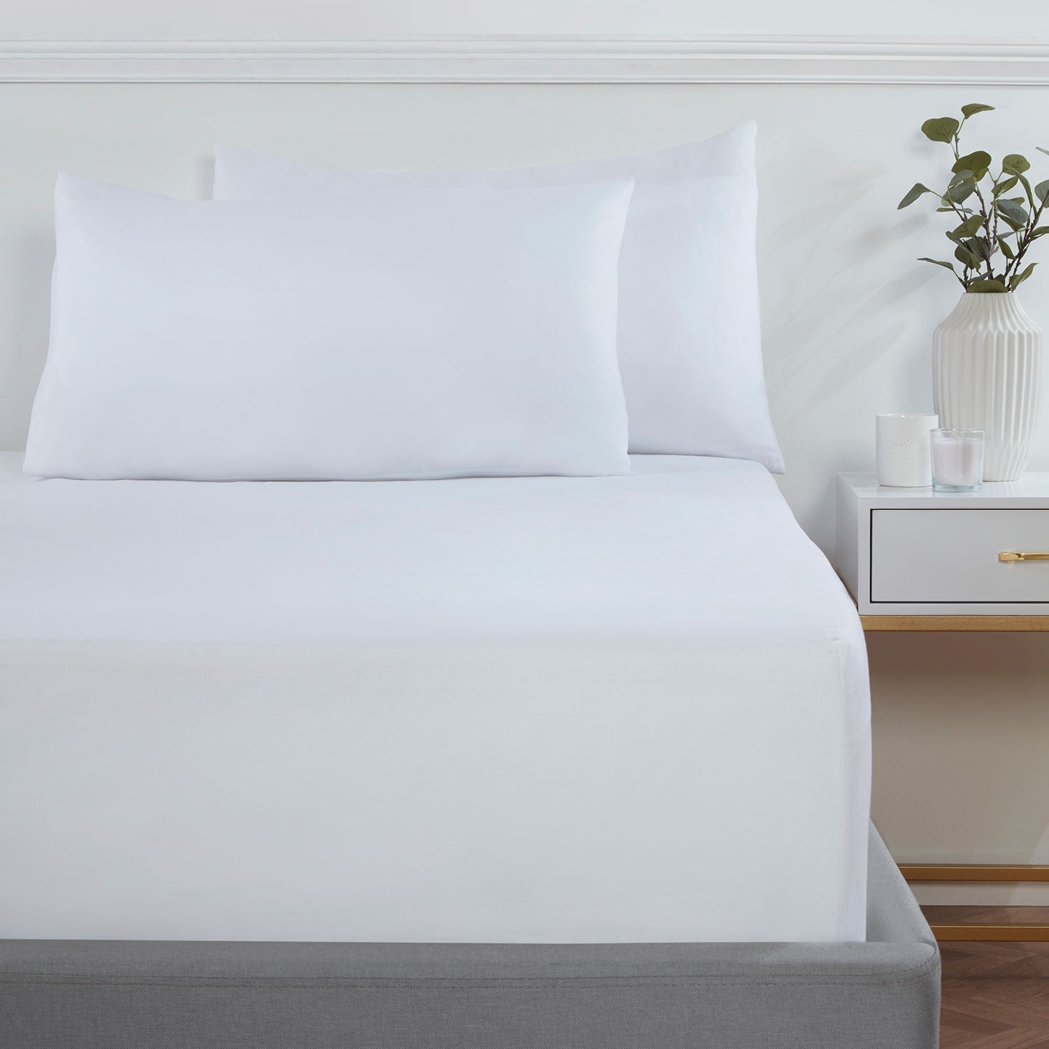 White Super Soft Easycare Extra Deep (40cm) Fitted Sheet