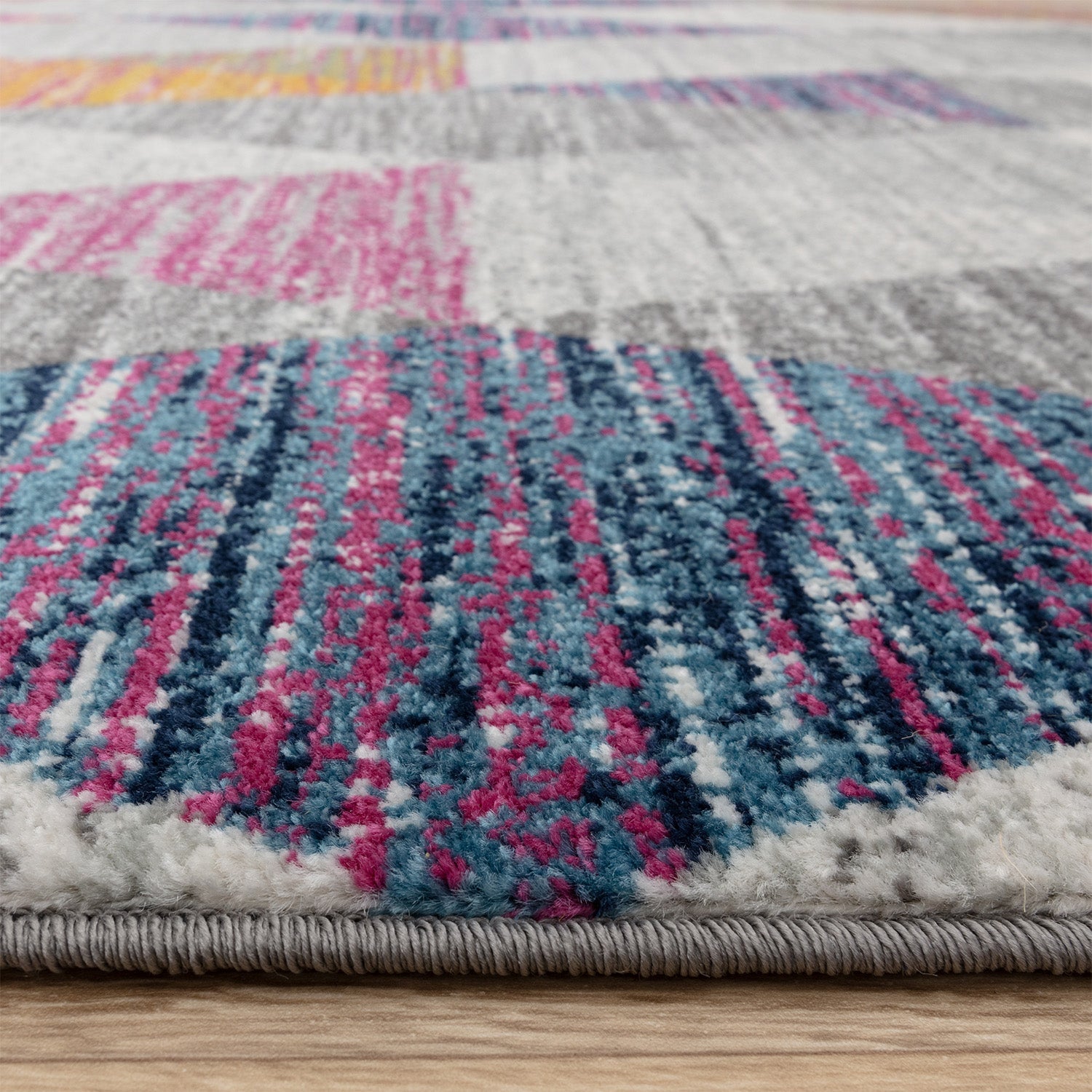 Muse MU24 Harlequin Rug Pink