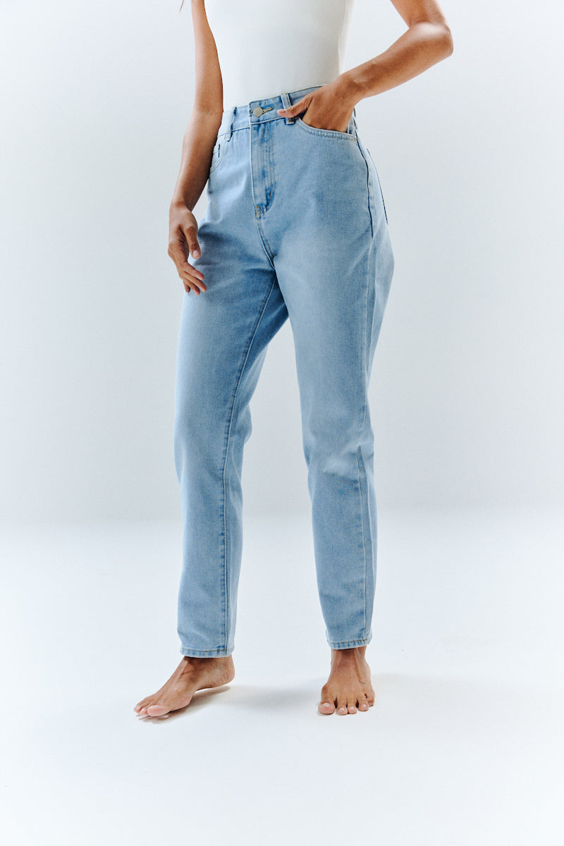 Sofia Straight Mom Jeans