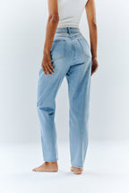 Sofia Straight Mom Jeans