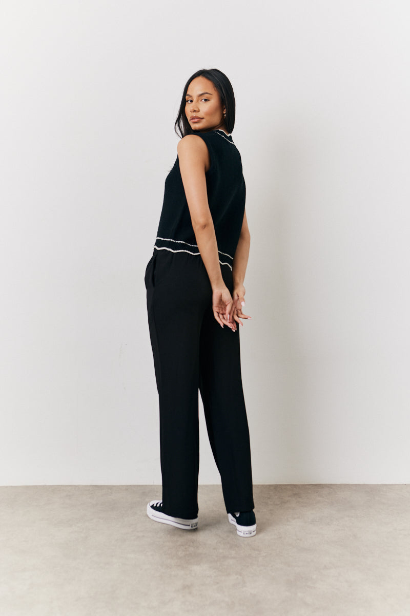 Black Knitted Contrast Scallop Edge Waistcoat