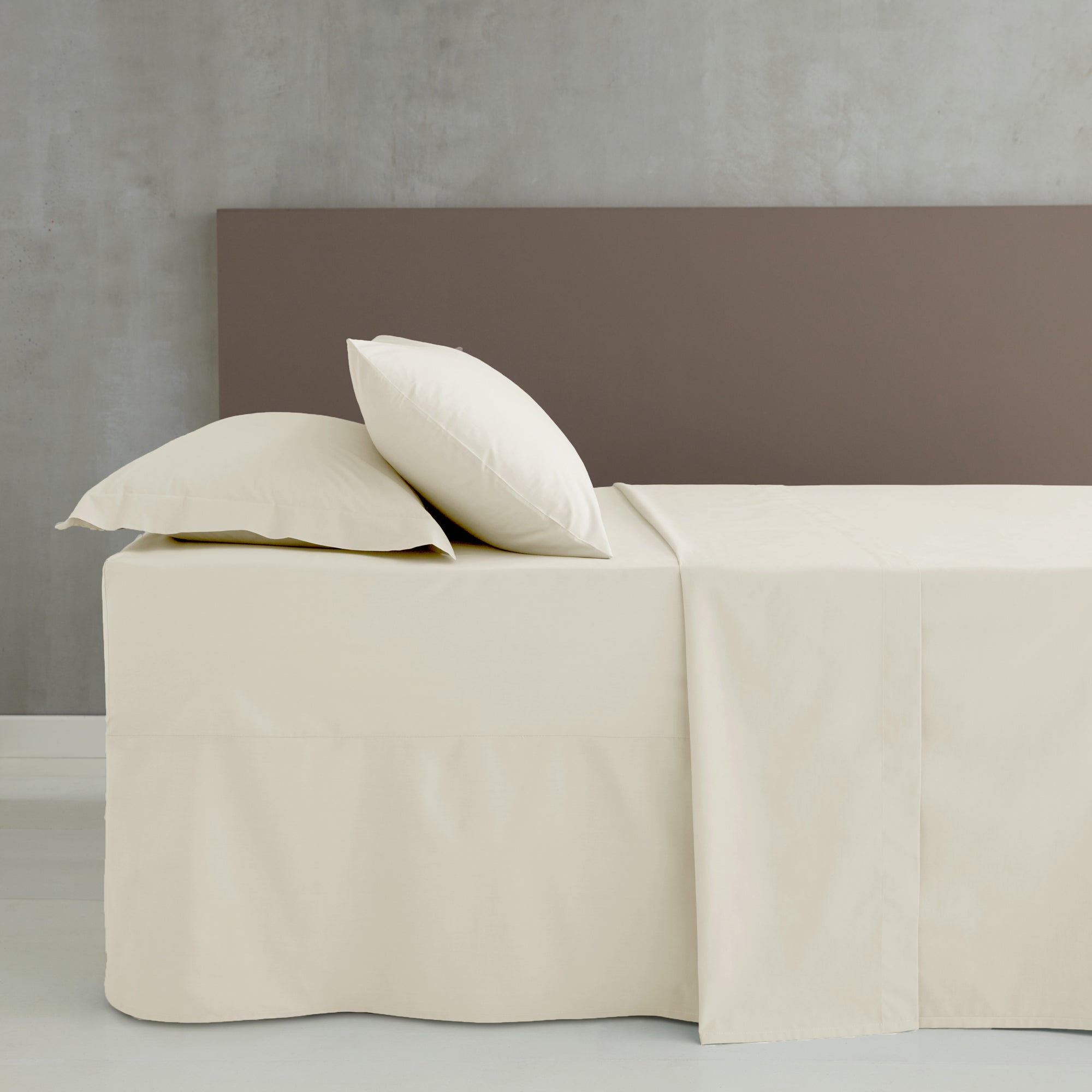 Catherine Lansfield Cream Easy Iron Percale (25cm) Fitted Sheet