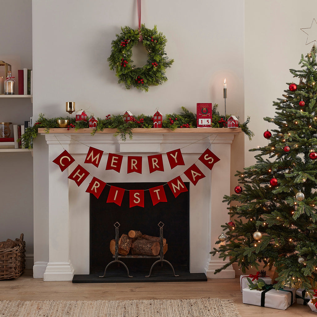 Cedar Pine Foliage Christmas Wreath with Lights
