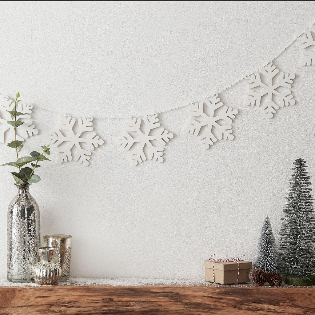 Mistletoe And Merry Christmas Door Wreath