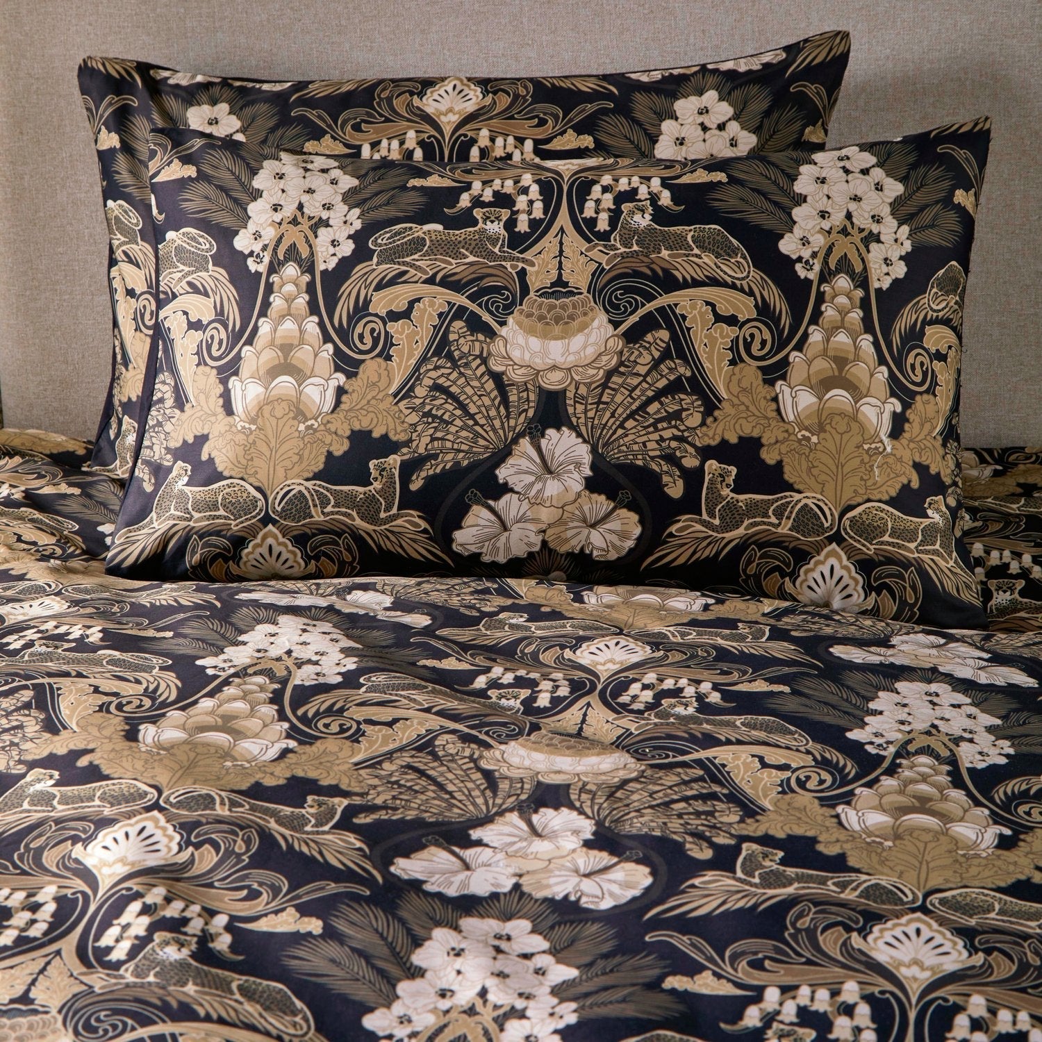 Laurence Llewelyn-Bowen Suburban Jungle Black/Gold 100% Cotton Duvet Set