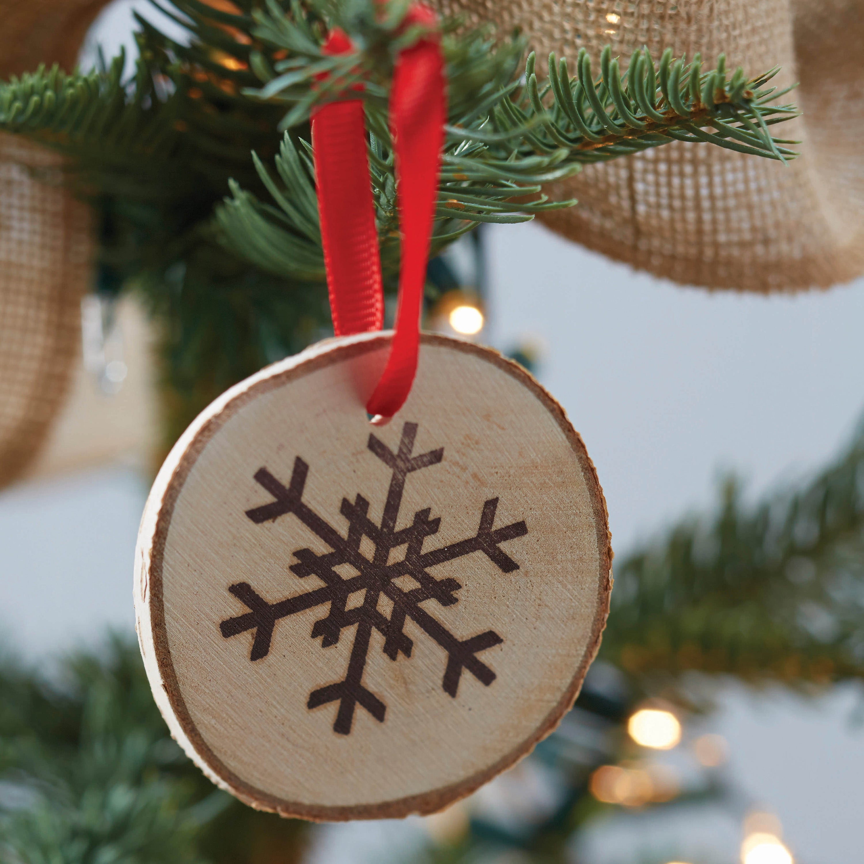 Wooden Round Snowflake Hanging Decorations - Vintage Noel