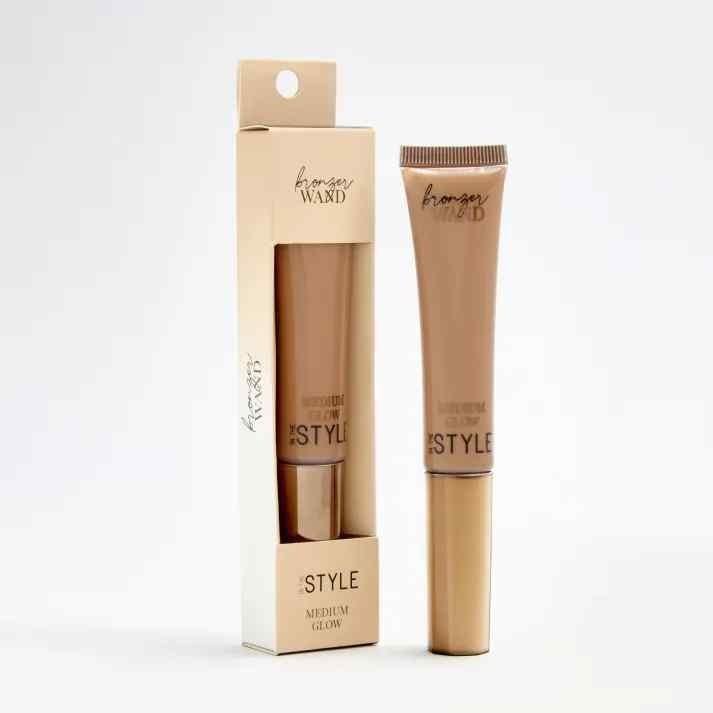 In The Style Bronzer Wand Medium Glow - Beales department store