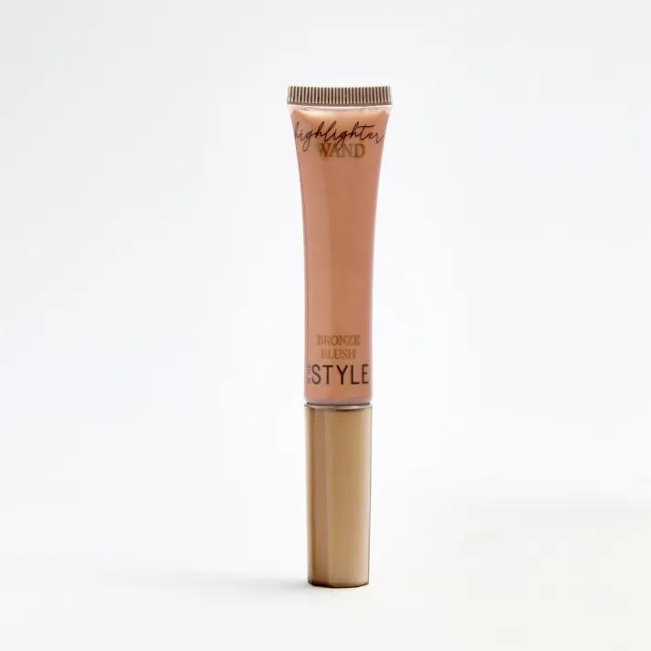 In The Style Highlighter Wand Bronze Blush - Beales department store