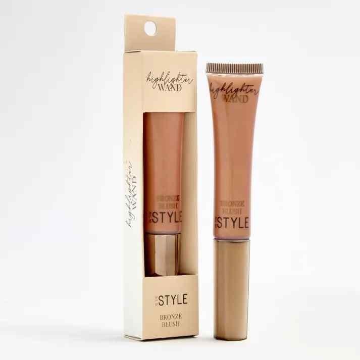 In The Style Highlighter Wand Bronze Blush - Beales department store