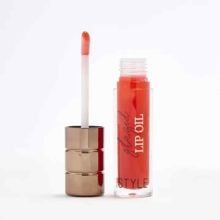 In The Style Lip Oil Strawberry Sundae - Beales department store