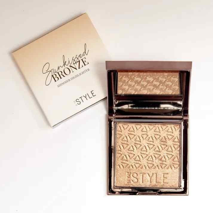 In The Style Pressed Highlighter Sunkissed Bronze - Beales department store