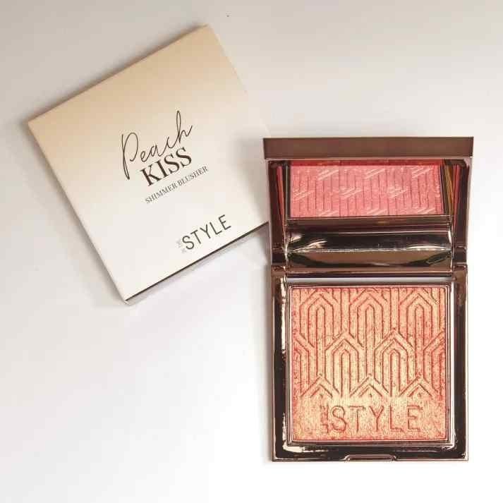 In The Style Shimmer Blusher Peach Kiss - Beales department store