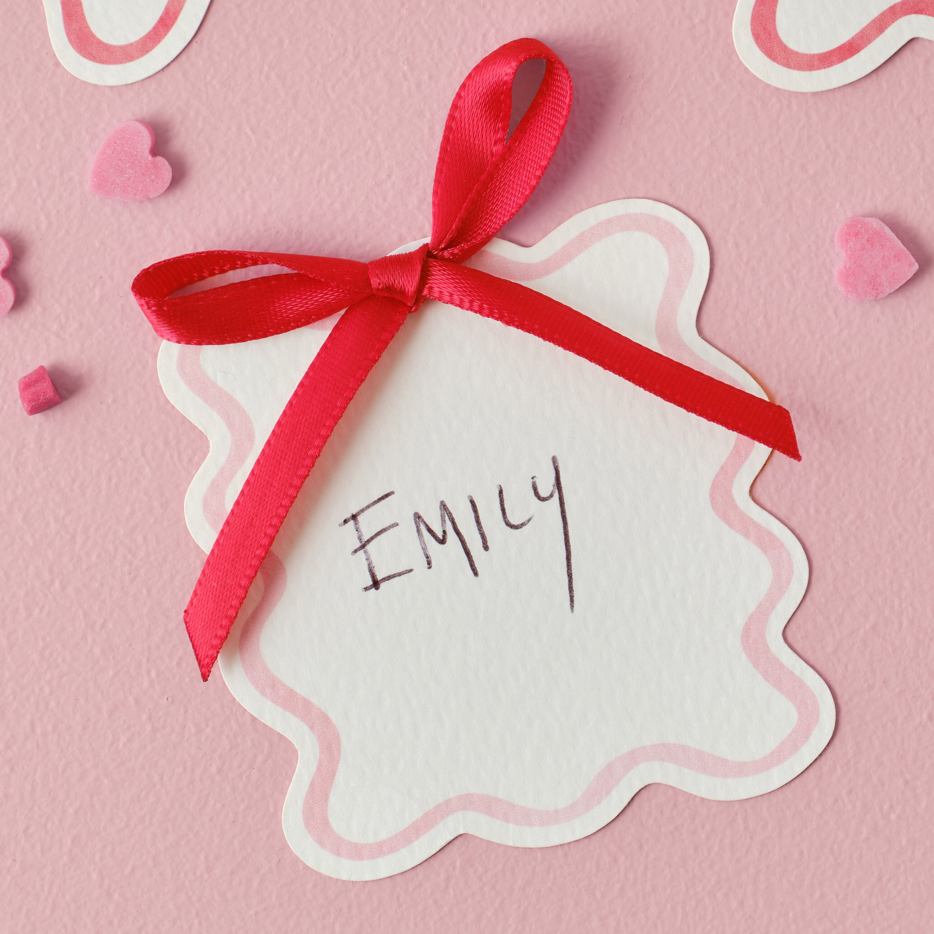 Wavy Place Cards with Pink and Red Bows