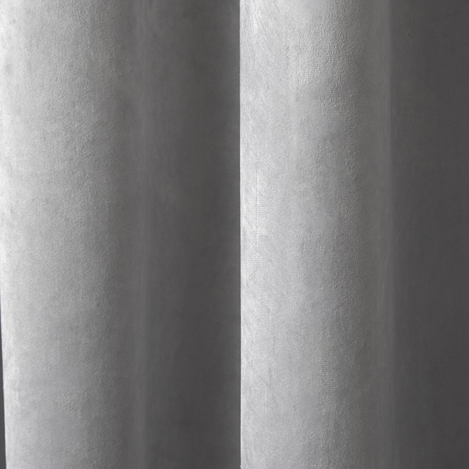 Montrose Silver Grey Velvet Blackout Thermal Coated Eyelet Curtains