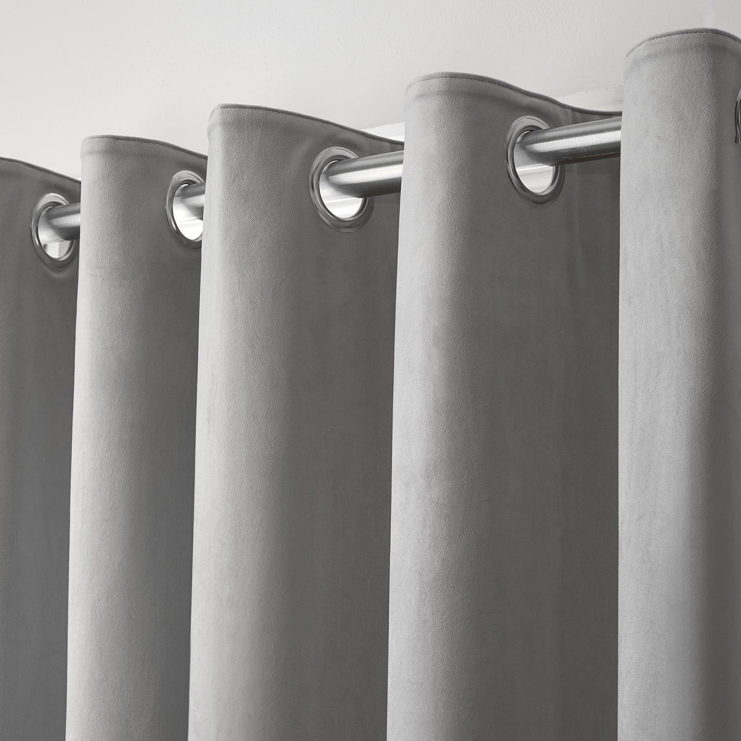 Montrose Silver Grey Velvet Blackout Thermal Coated Eyelet Curtains