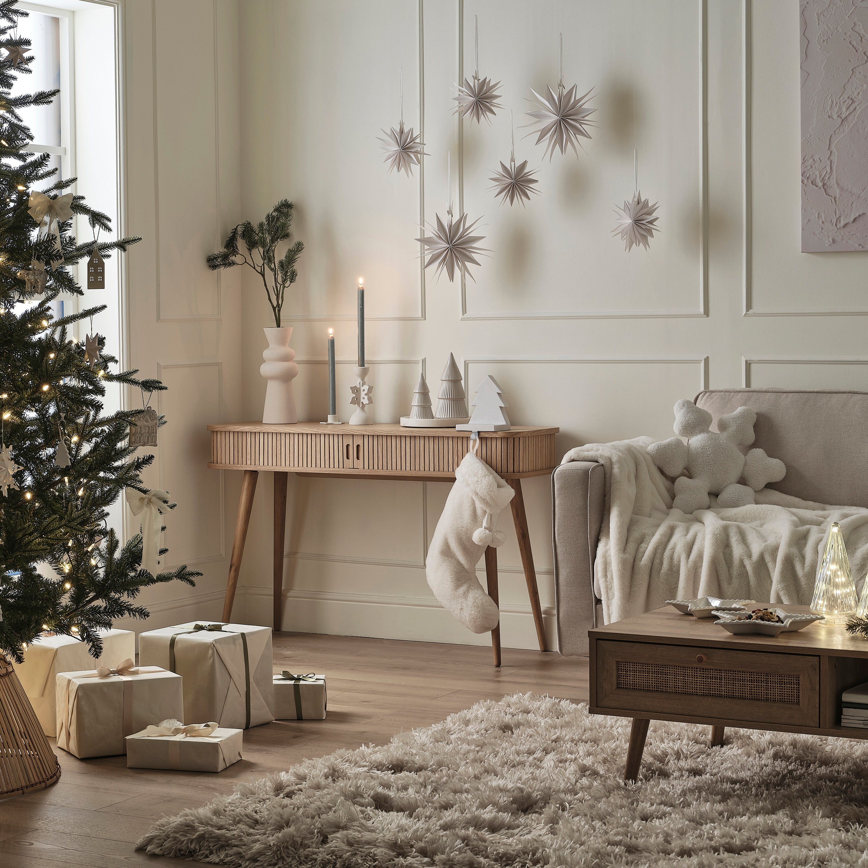 Snowy Foliage Christmas Garland